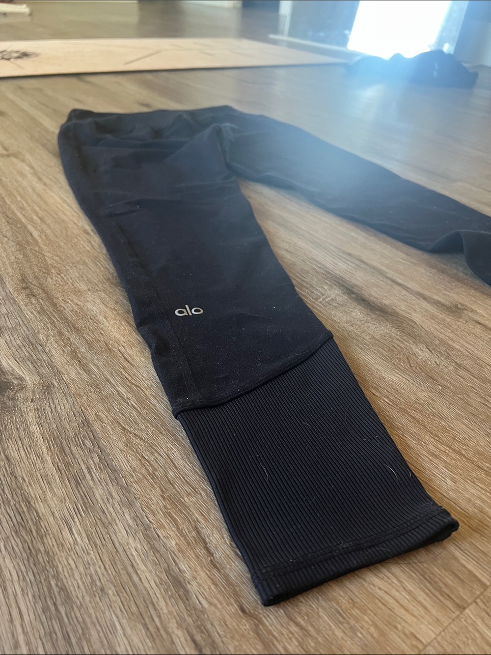 ALO Yoga women’s Black Performance Leggings